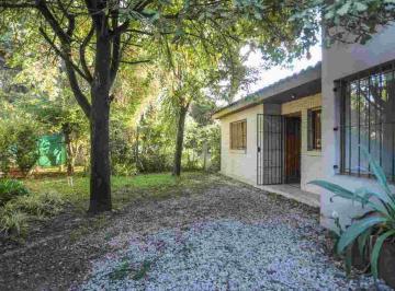 Casa · 127m² · 4 Ambientes · 2 Cocheras · Venta Casa 4 Ambientes C/jardin en del Viso