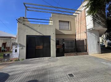 PH · 364m² · 7 Ambientes · 1 Cochera · PH en Munro