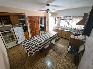 PH · 93m² · 5 Ambientes · Casa en Venta Pa Dos Dormis Comodín Patio Terraza Parrillero Luis Agote