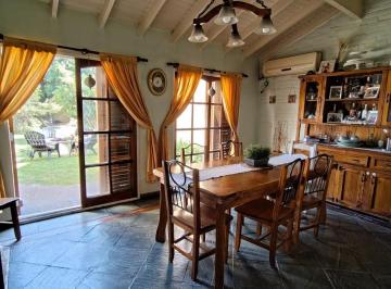 Casa · 256m² · 3 Ambientes · 3 Cocheras · Yatay 853 - Moron Sur | Lote Doble Ideal Desarrollo - U$s 500.000