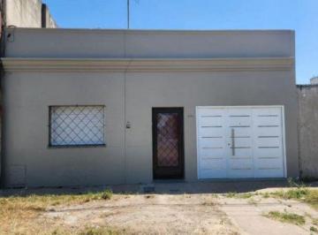 Casa · 3 Dormitorios · 1 Cochera · San Lorenzo 5300