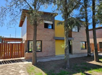 Casa · 74m² · 3 Ambientes · 1 Cochera · Venta Duplex en Condo a Estrenar Dos Dorm. Cochera Patio con Parrillero Pileta Gral Lagos