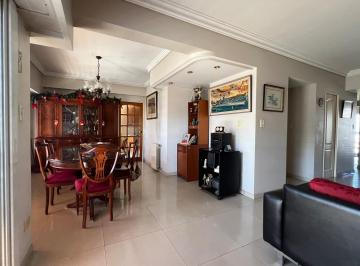 Departamento · 103m² · 4 Ambientes · 1 Cochera · Venta Gran Piso 4 Amb, con Cochera Cubierta, Pleno Lanúsita