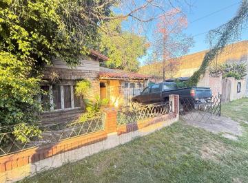 Casa · 150m² · 3 Ambientes · 2 Cocheras · Casa en Venta en Don Torcuato Centro con Lote 500 m²