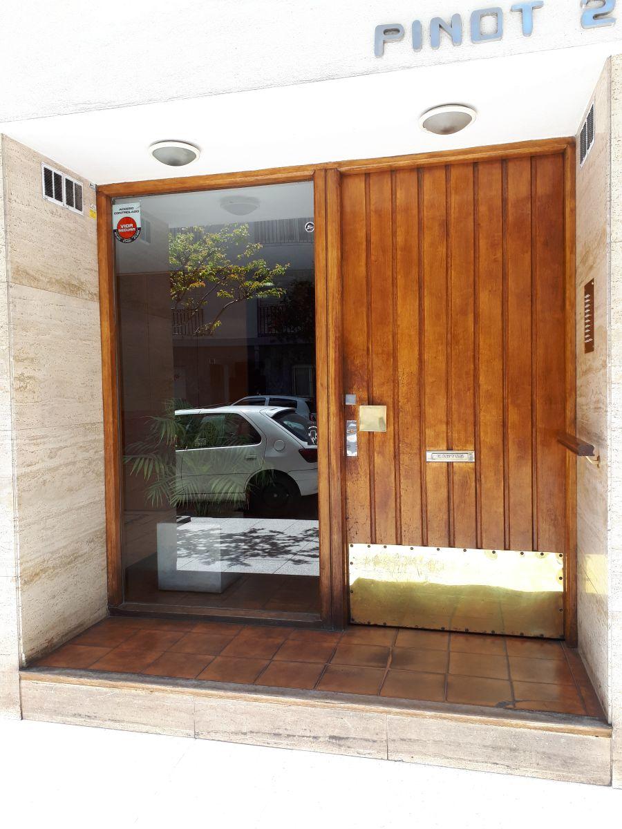 Alquiler | Departamento de 2 Ambientes con balcón al frente – La Perla