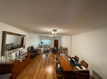Casa · 214m² · 5 Ambientes · 3 Cocheras · Encantador Dúplex - Villa Urquiza a m Belgrano R. D 390.000 Más 36 Cuotas Total D 476.400