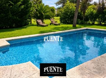 Casa · 250m² · 6 Ambientes · Saint Thomas - Alquiler Anual Amueblado