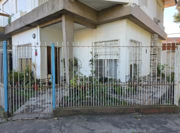 PH · 67m² · 3 Ambientes · 1 Cochera · Venta PH Tipo Casa 3 Amb con Patio y Cochera Quilmes