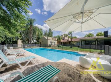 Casa · 350m² · 6 Ambientes · 1 Cochera · Venta. Casa en Haras del Sol Pilar. 4 Dorm. Pileta Climatizada Estilo y Naturaleza