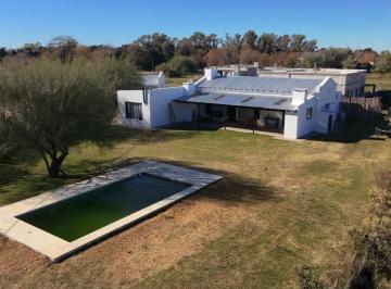 Casa · 220m² · 4 Ambientes · 2 Cocheras · Excelente Casa - Quintas de Duggan - 4 Dorm - Salamandra - Vis
