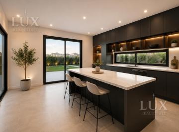 Casa · 327m² · 6 Ambientes · 4 Cocheras · Casa en Venta