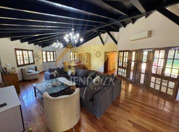 Casa · 399m² · 7 Ambientes · 6 Cocheras · Casa en Venta en Ranchos de La Merced