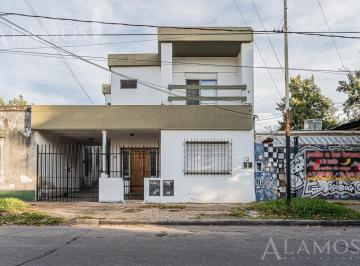 Casa · 174m² · 4 Ambientes · 3 Cocheras · Venta Casa en Block 4 Ambientes en Villa Sarmiento 2 Viviendas