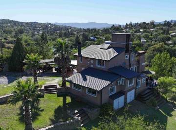Casa de 5 ambientes, Estancia Vieja · Bellísima Casa en Venta en Estancia Vieja, a 2 Cuadras del Rio Balneario, Gran Terreno de 2.760 m²