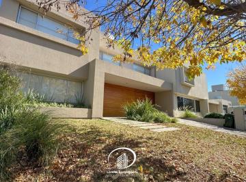 Casa · 271m² · 5 Ambientes · 2 Cocheras · Venta Casa Altos de Manantiales