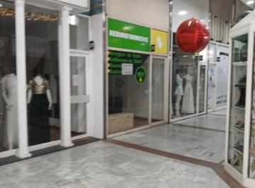 Local comercial · 24m² · Excelente Local 2 Plantas 24 m 2 Muy Bien Ubicado en La Emblematica Galeria Marga