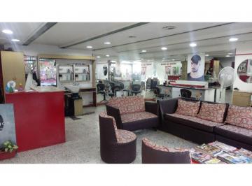 Local comercial · 160m² · 2 Ambientes · Retasado! Gran Local Comercial en Pleno Centro de Rosario!