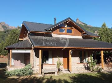 Casa · 110m² · 3 Ambientes · 2 Cocheras · Venta Casa de Tres Ambientes en Meliquina