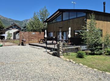 Casa · 300m² · 12 Ambientes · 2 Cocheras · Venta de Complejo con Dos Cabañas, Tres Tiny House y Casa Principal en Rp63, Meliquina