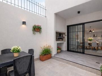 Departamento · 93m² · 3 Ambientes · Venta 3 Ambientes, 2 Baños, Suite, Vestidor, Patio y Parrilla, Muy Luminoso en Villa del Parque