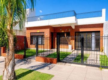 KNK-KNK-5692_2 · Oportunidad Venta Casa 3 Ambientes con Amplio Lote Moron Sur
