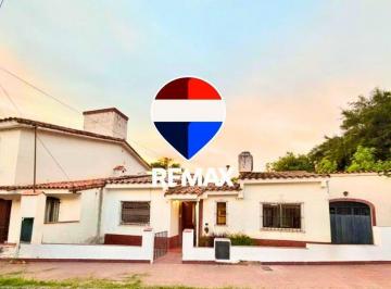 Casa · 244m² · 4 Ambientes · 1 Cochera · Casa 3 Dorm. Venta Portezuelo Apta Credito