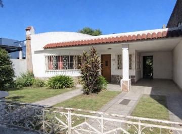 Casa · 150m² · 4 Ambientes · 1 Cochera · Venta Casa en Arroyo Aguiar con Amplio Terreno