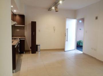 Departamento · 52m² · 3 Ambientes · Venta PH 3 Amb Al Frente con Patio Villa Luzuriaga