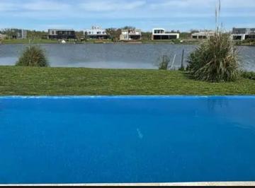 Casa · 120m² · 5 Ambientes · Casa a La Laguna con Piscina - San Sebastian
