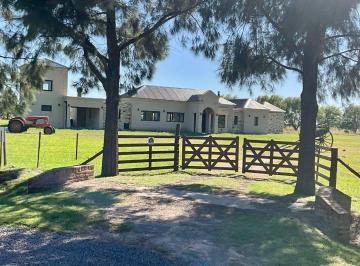 Casa · 163m² · 5 Ambientes · 1 Cochera · Venta Casa 1 Hectarea 5 Amb en Chacras de Abbott