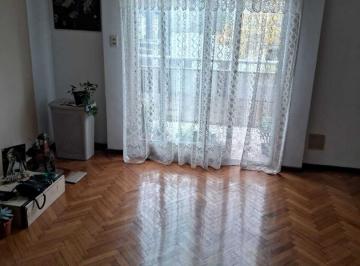 PH · 80m² · 3 Ambientes · PH 3 Ambientes Al Frente con Balcon y Patio en Alquiler en Lanús Oeste