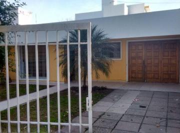 Casa · 256ha · 8 Ambientes · 1 Cochera · Venta Casa Tablada Park 4 Dorm Pileta Quincho