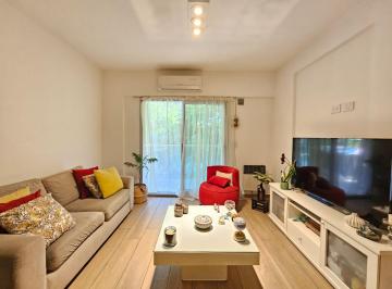 living comedor con salida a balcón · Saavedra, 2 Ambientes Impecable!