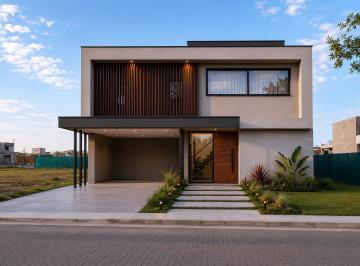 Casa · 169m² · 5 Ambientes · 2 Cocheras · Casa en Venta en Construcción de 3 Dorm. en Funes Lakes