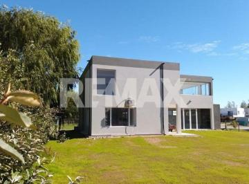 Casa · 225m² · 7 Ambientes · 2 Cocheras · Alquiler Casa Barrio La Zagala