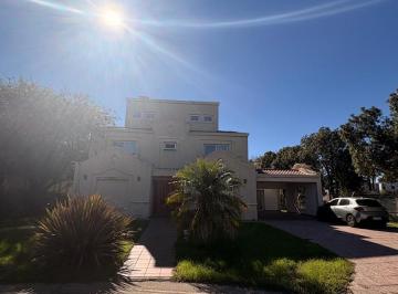 Casa · 1000m² · 5 Dormitorios · Casa en Ayres del Sur