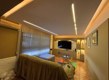 Casa · 187m² · 4 Ambientes · 1 Cochera · Casa con Pileta Apta Credito B Los Platanos 3 Dorm