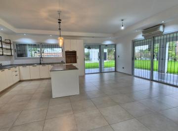 Casa · 182m² · 3 Dormitorios · 2 Cocheras · Comodidad y Paz, La Casa Perfecta, 3 Dorm., Puerto Tirol