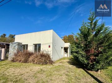 Casa · 130m² · 4 Ambientes · 2 Cocheras · Venta de Casa a Etrenar, 3 Dormis, Barrio Cerrado