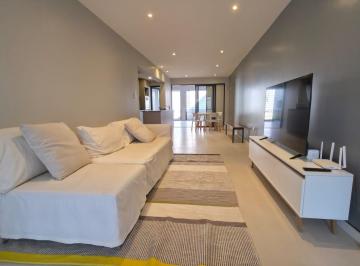 Casa · 114m² · 5 Ambientes · 2 Cocheras · Casa de 3 Dorm. Totalmente Reciclada en Barrio Ónicos, Yerba Buena, Av Perón Al 1900