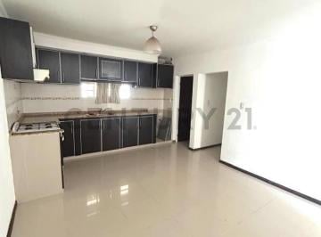 Departamento · 36m² · 1 Ambiente · 1 Cochera · Monoambiente en Planta Baja con Patio Seco y Cochera Cubierta
