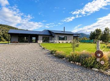 Casa · 198m² · 6 Ambientes · 1 Cochera · Casa en Venta en El Pegual, San Martin de Los Andes, Patagonia