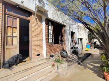Casa · 665m² · 15 Ambientes · 10 Cocheras · A Reciclar y Refuncionalizar - Propiedad con 6 Unidades - Barrio Pueyrredón