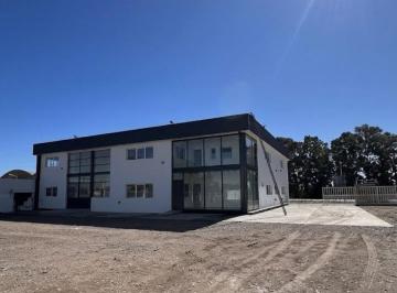 Oficina comercial · 2450m² · Alquiler Base y Edificio Comercial Centenario Sobre Ruta 7 Neuquen