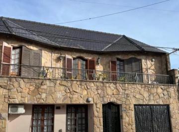 Casa · 424m² · 5 Ambientes · 1 Cochera · Casa en Venta