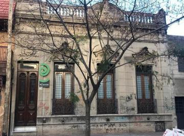 Casa · 350m² · 1 Cochera · Casa - La Plata