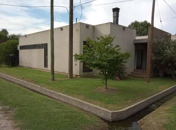 Casa · 195m² · 3 Dormitorios · 1 Cochera