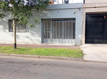 Local comercial · 10m² · Alquiler - Local Comercial - Artigas 400 - Barrio Sarmiento - Rosario