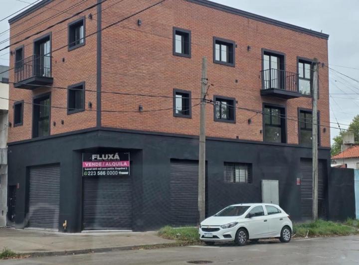 Local comercial · 136m² · 1 Ambiente