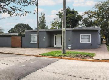 Casa · 130m² · 5 Ambientes · 2 Cocheras · Casa - 3 Ambientes - Merlo Sur